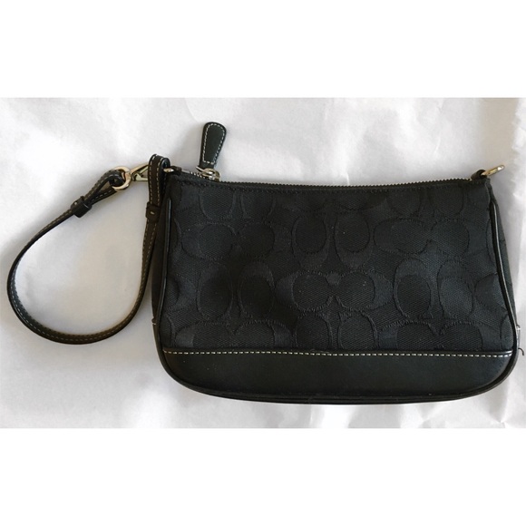 Coach Handbags - COACH AUTHENTIC BLACK LARGE WRISTLET Coach Handbags - COACH AUTHENTIC BLACK LARGE WRISTLET